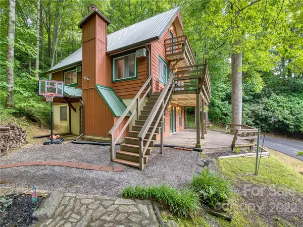 Maggie Valley, NC 28751,330 Riddle Cove RD