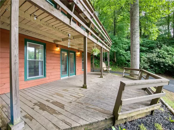 Maggie Valley, NC 28751,330 Riddle Cove RD