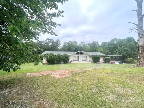 901 Honeywood LN, Gastonia, NC 28056