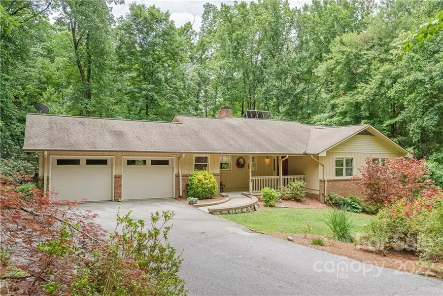 311 Joyful DR, Hendersonville, NC 28791