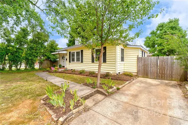 Charlotte, NC 28209,1425 Seneca PL