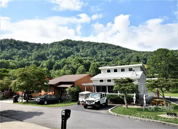 Maggie Valley, NC 28751,67 Market ST #201