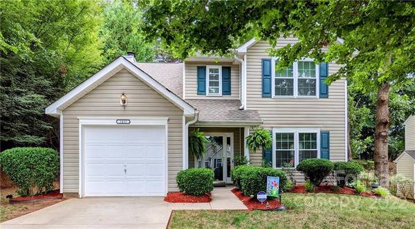 1431 Swaying Branch LN, Lake Wylie, SC 29710