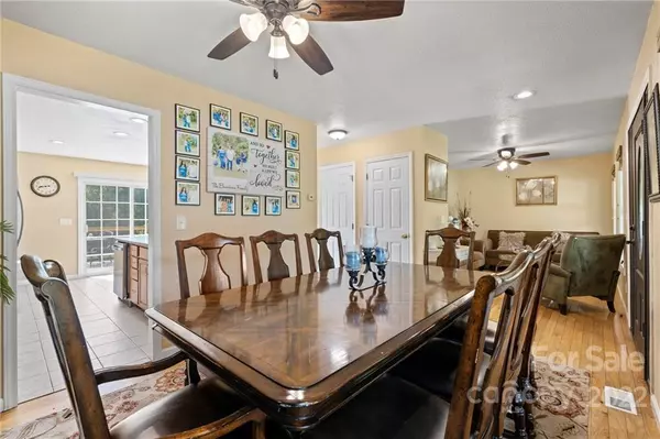 Fairview, NC 28730,103 Noble RD