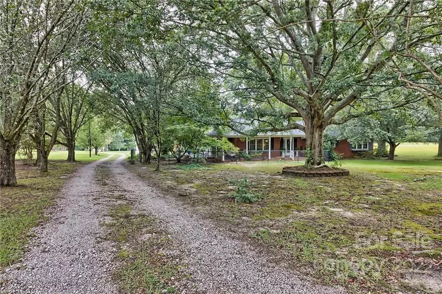613 Phillipstown RD, Kershaw, SC 29067