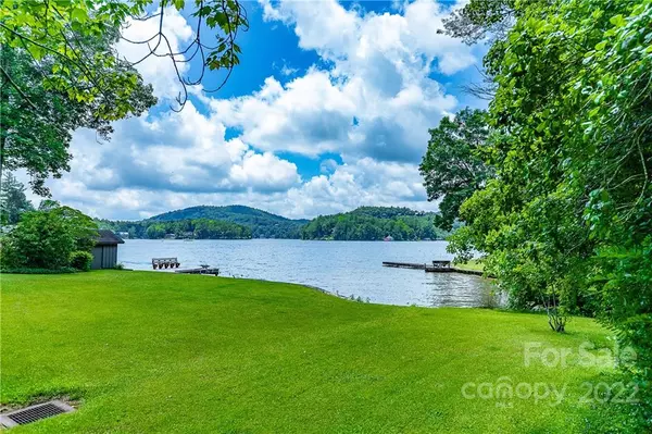 Lake Toxaway, NC 28747,308 Island Point RD