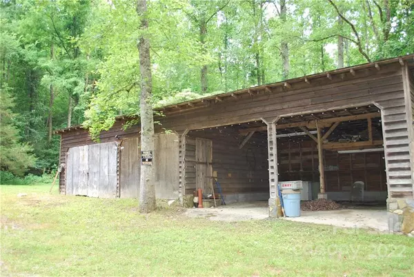 Hays, NC 28635,5668 Longbottom RD