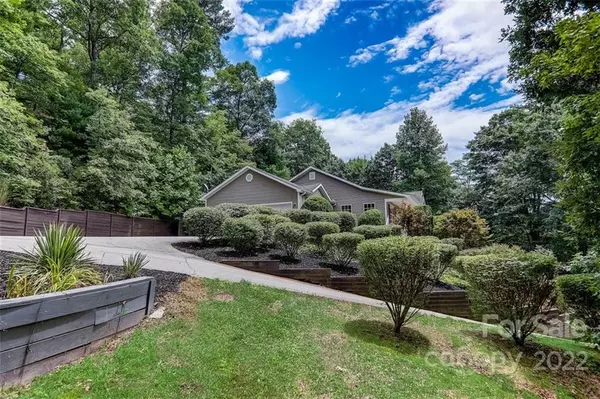 Hendersonville, NC 28739,17 Majestic TRCE