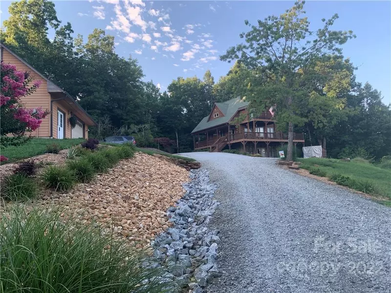 5063 Bear RUN, Lenoir, NC 28645