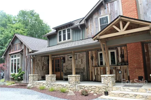 Hendersonville, NC 28792,62 Dorset LN