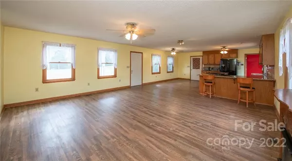 Alexis, NC 28006,2801 Sadler RD