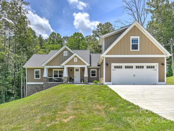 Leicester, NC 28748,7 Grizzly DR