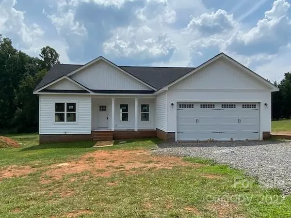 2026 Crestdale LN,  Newton,  NC 28658