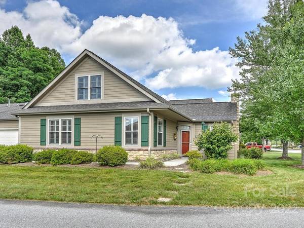 42 Summerfield PL, Flat Rock, NC 28731