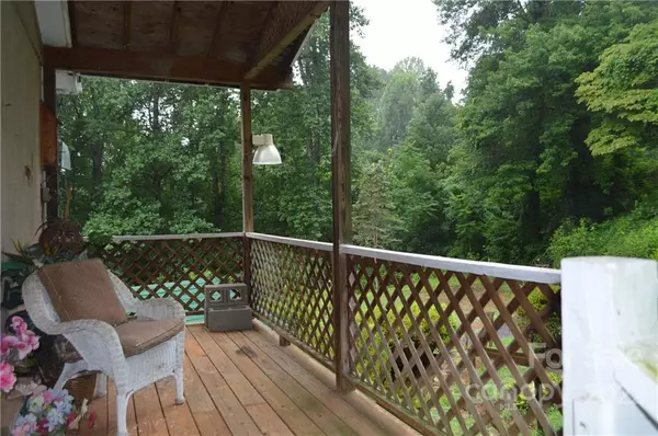 Saluda, NC 28773,1212 FROST RD