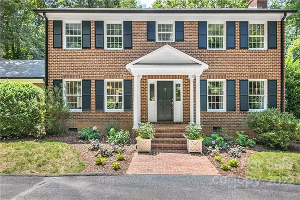 Asheville, NC 28803,11 Stuyvesant CRES