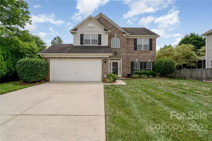 8924 Magennis Grove CT, Charlotte, NC 28216