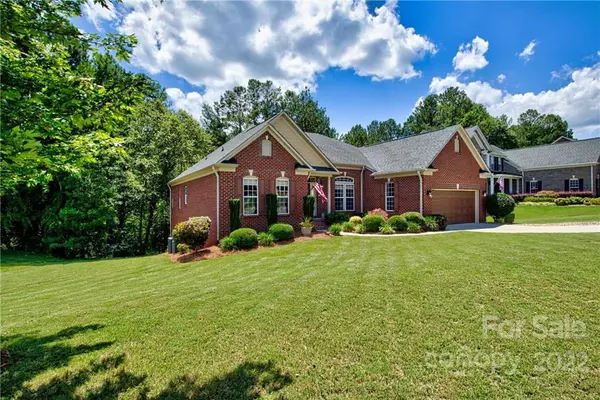 1803 Oakmont DR, Denver, NC 28037