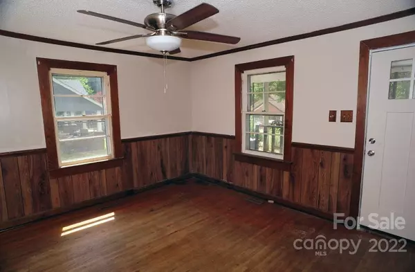 Kannapolis, NC 28083,323 20th ST