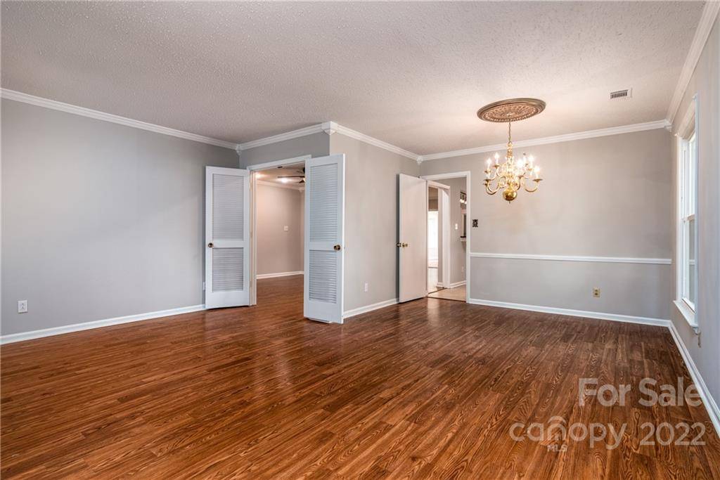 Charlotte, NC 28217,7530 Shadowcrest DR