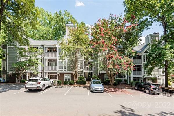 Charlotte, NC 28207,2510 Cranbrook LN #21