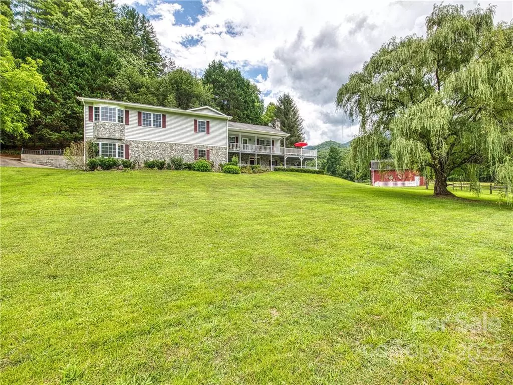 Bryson City, NC 28713,359 Husky RD