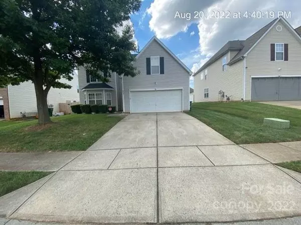 8421 Oak DR, Charlotte, NC 28269