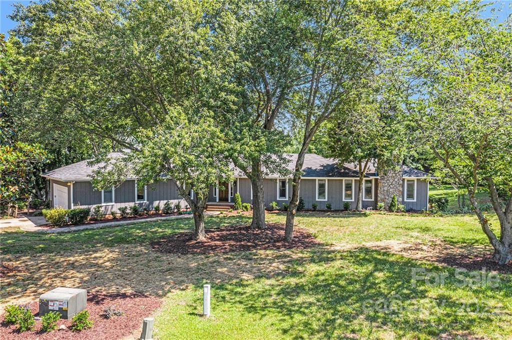19407 Yachtman DR, Cornelius, NC 28031