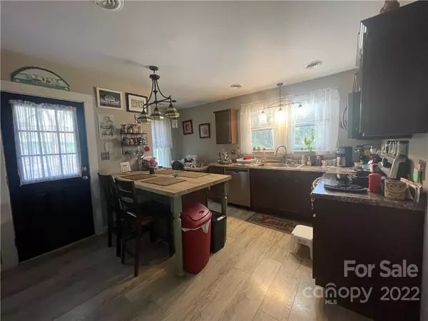 Rutherfordton, NC 28139,170 S Mitchell ST