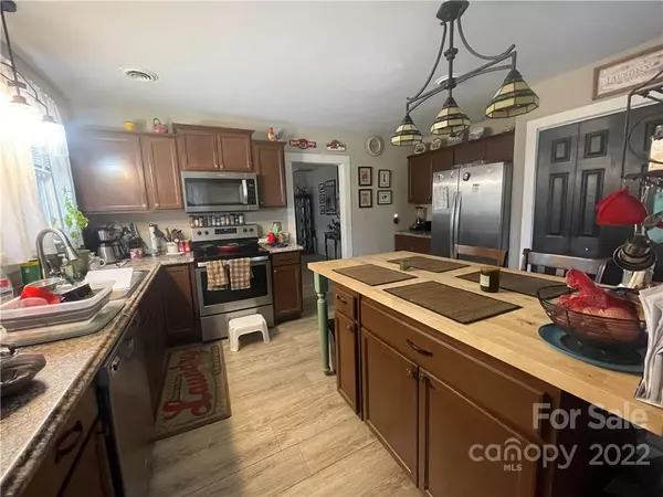 Rutherfordton, NC 28139,170 S Mitchell ST