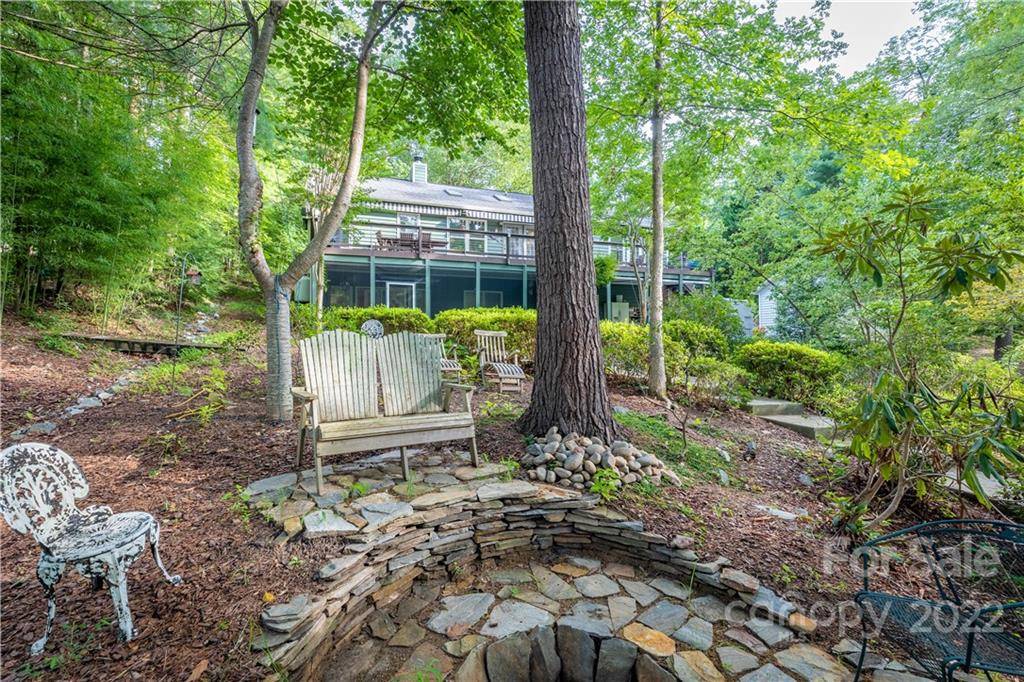 2680 Laurel Pointe DR, Nebo, NC 28761