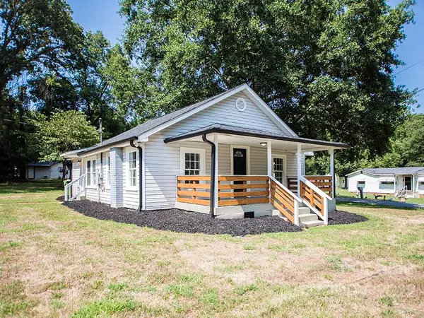 319 Caroline AVE, Lowell, NC 28098