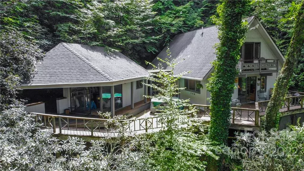 Sapphire, NC 28774,1323 W Christy TRL