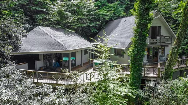 1323 W Christy TRL, Sapphire, NC 28774