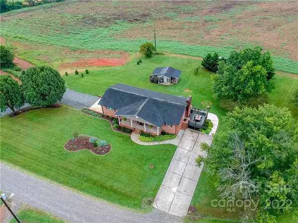 Hickory, NC 28601,179 Kiziah LN