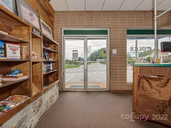 Boiling Springs, NC 28017,111 E COLLEGE AVE