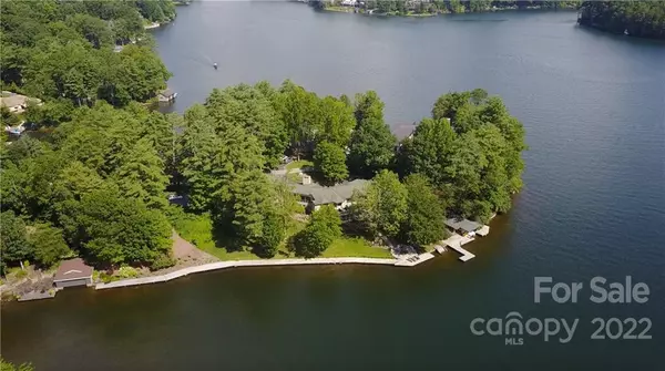 142 Lake Point DR, Lake Toxaway, NC 28747