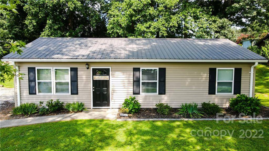 1315 Cliffside PL, Lenoir, NC 28645