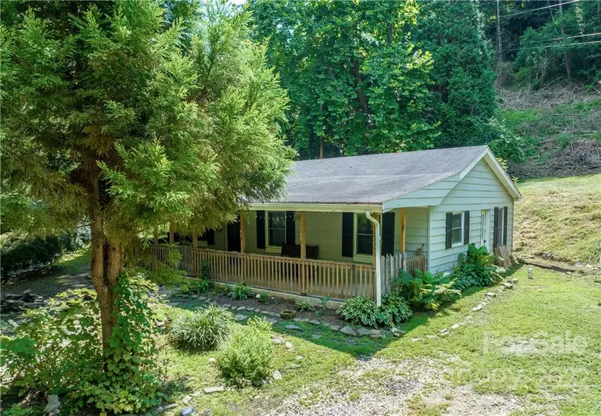 84 Hopson HOLW, Green Mountain, NC 28740