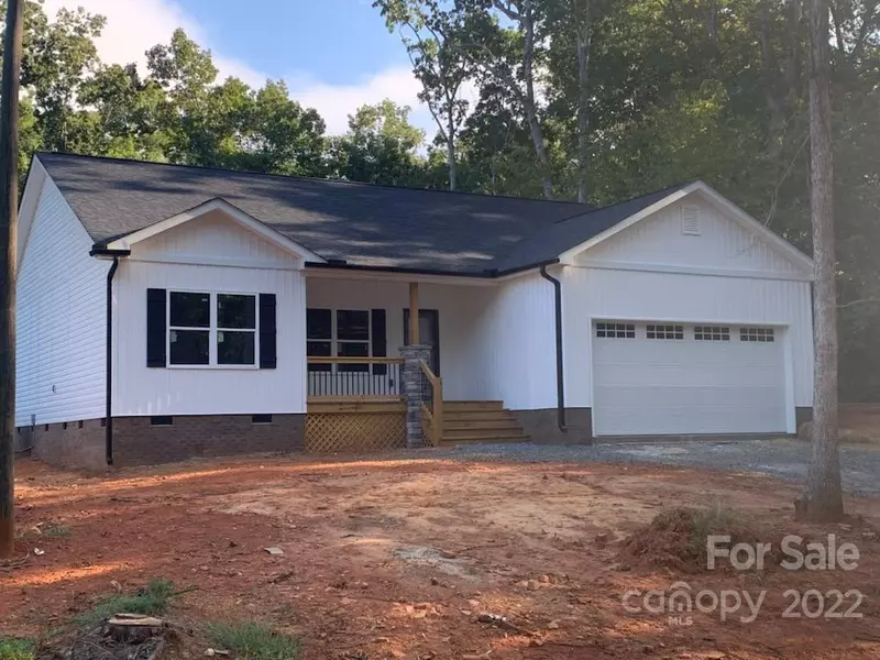 152 Fiddlers Ghost LN, Mount Gilead, NC 27306