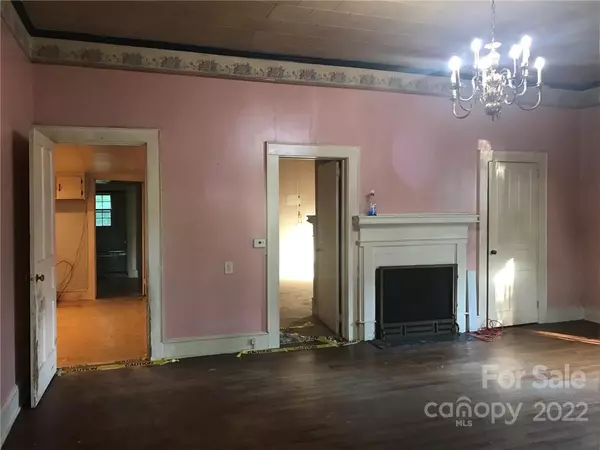 Taylorsville, NC 28681,343 Linneys Mountain RD