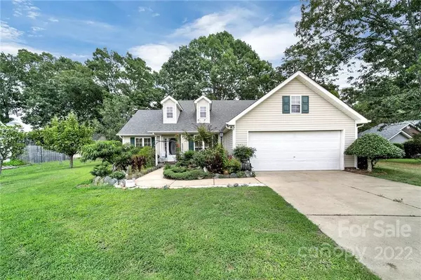 Matthews, NC 28104,843 White Oak LN