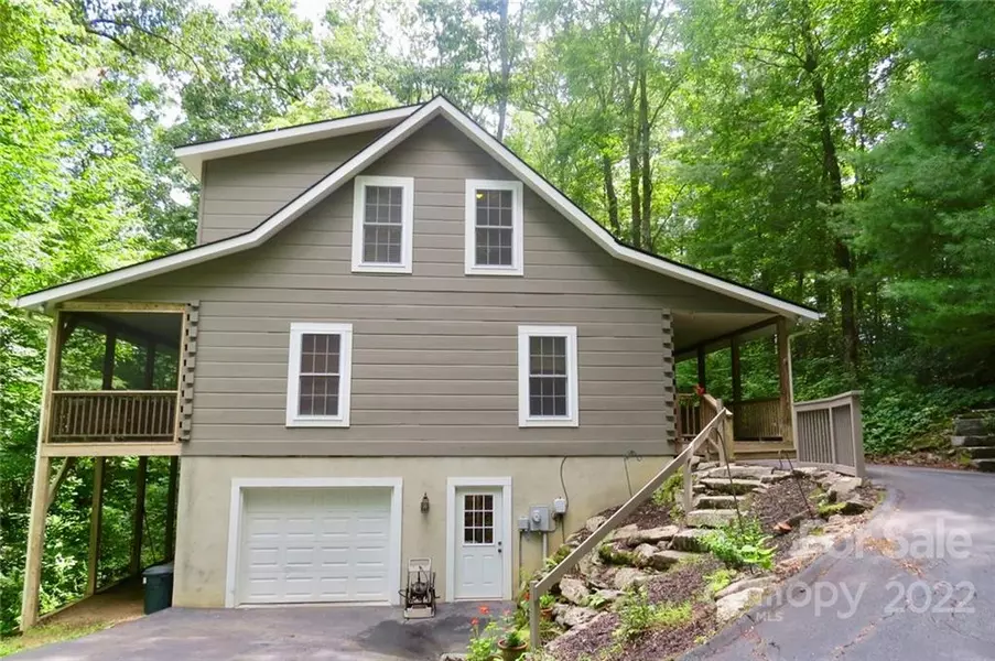 66 Caroline LN, Pisgah Forest, NC 28768