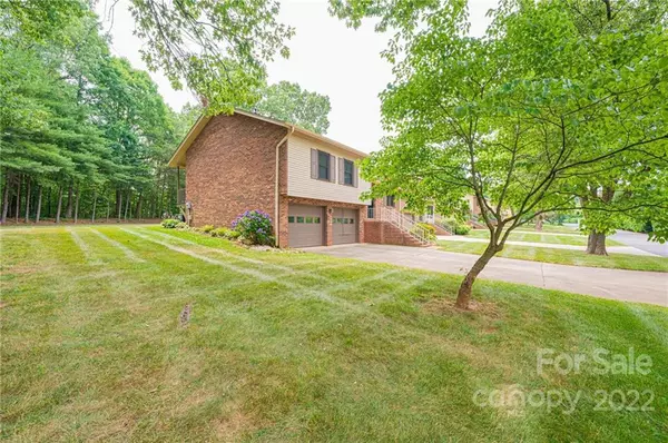 Conover, NC 28613,618 6th Street CIR NE