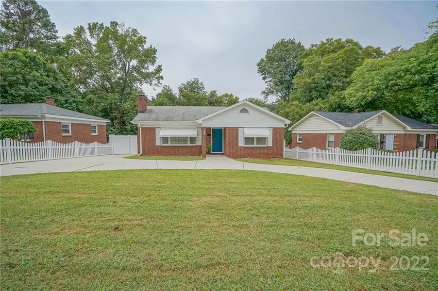 2238 Kilborne DR, Charlotte, NC 28205