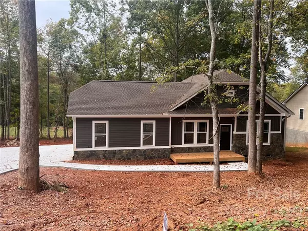 908 Westside DR, Newton, NC 28658