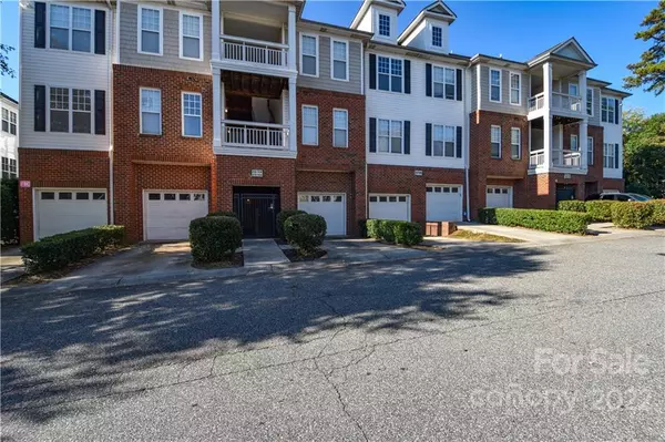 6726 Mallard Park DR, Charlotte, NC 28262