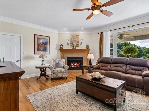 Leicester, NC 28748,73 Bear Creek Hills DR