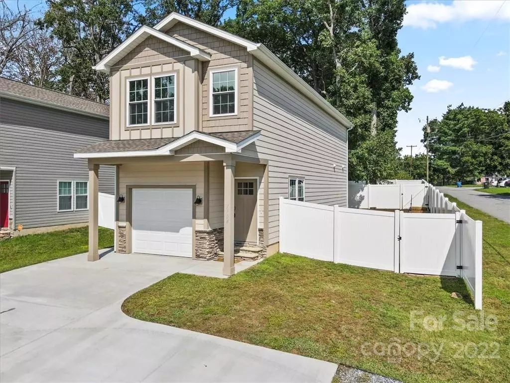 Hickory, NC 28601,1704 15th Street PL NE