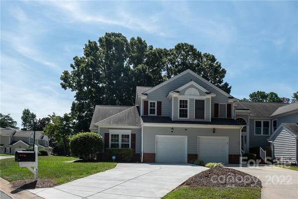 8603 Fox Chase LN, Charlotte, NC 28269